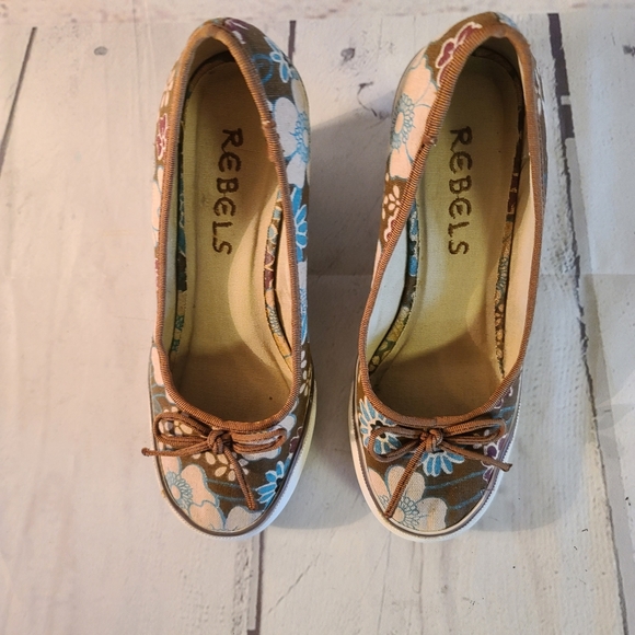 REBELS SNEAKER STYLE WEDGES. - Picture 5 of 9